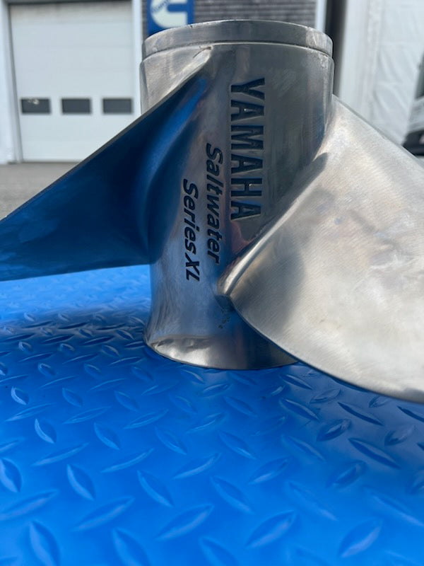 Yamaha 16-1/4 x 19 RH SS 3 Blade Propeller (USED)