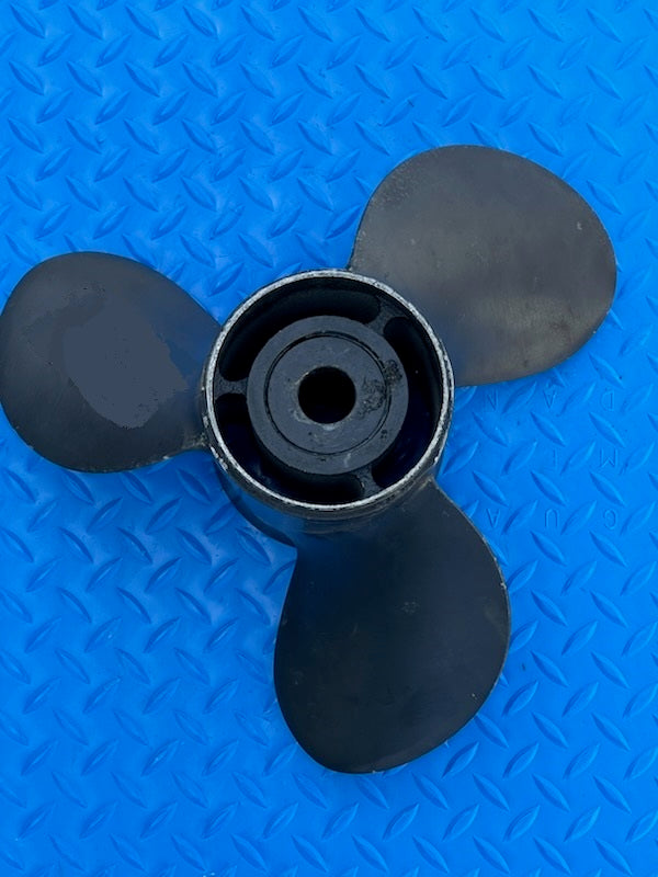 Michigan Wheel 13-3/4 x 21 RH AL 3 Blade Propeller (USED)