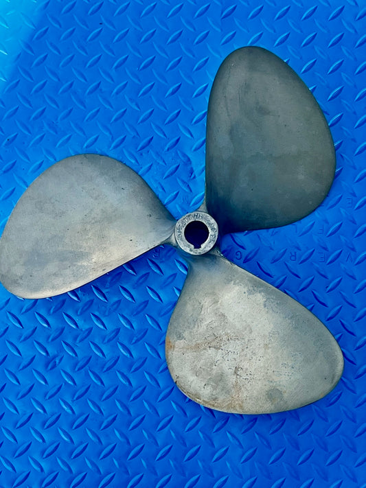 Michigan Wheel 17 x 16 RH Bronze 3 Blade Propeller (USED)
