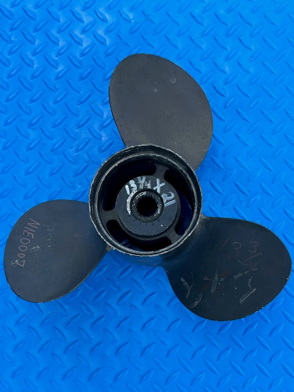 Michigan Wheel 13-3/4 x 21 RH AL 3 Blade Propeller (USED)
